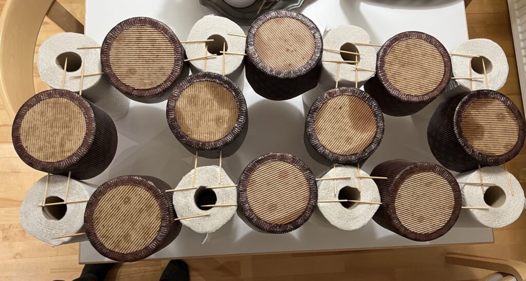 Välttämätön ripustus